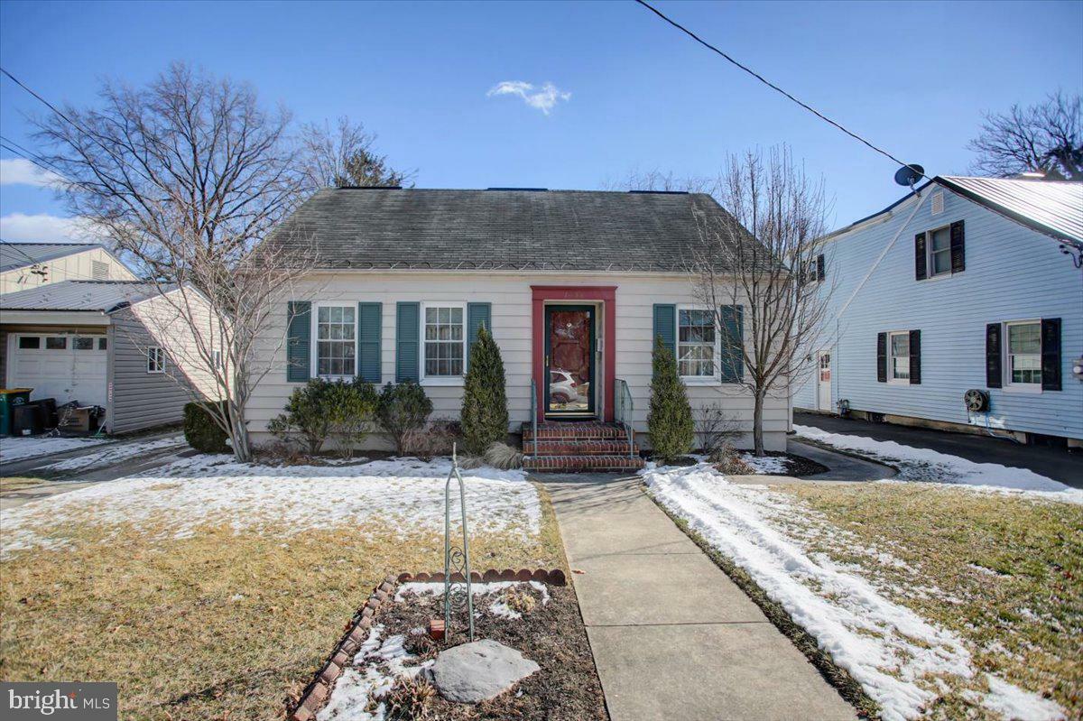 Property Photo:  1558 Scotland Avenue  PA 17201 