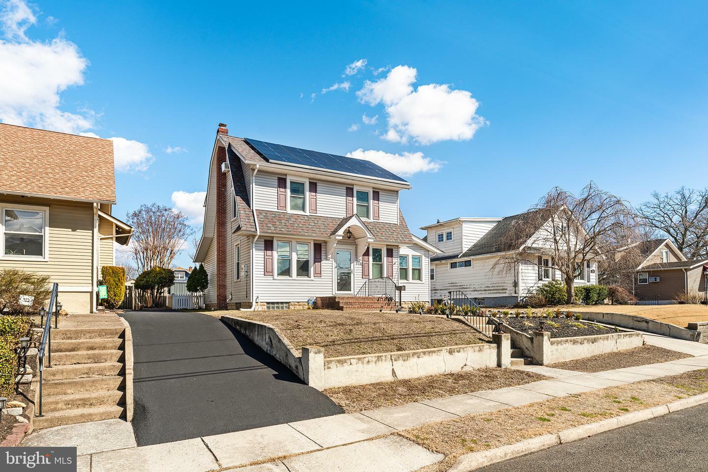 Property Photo:  318 Center Avenue  NJ 08075 