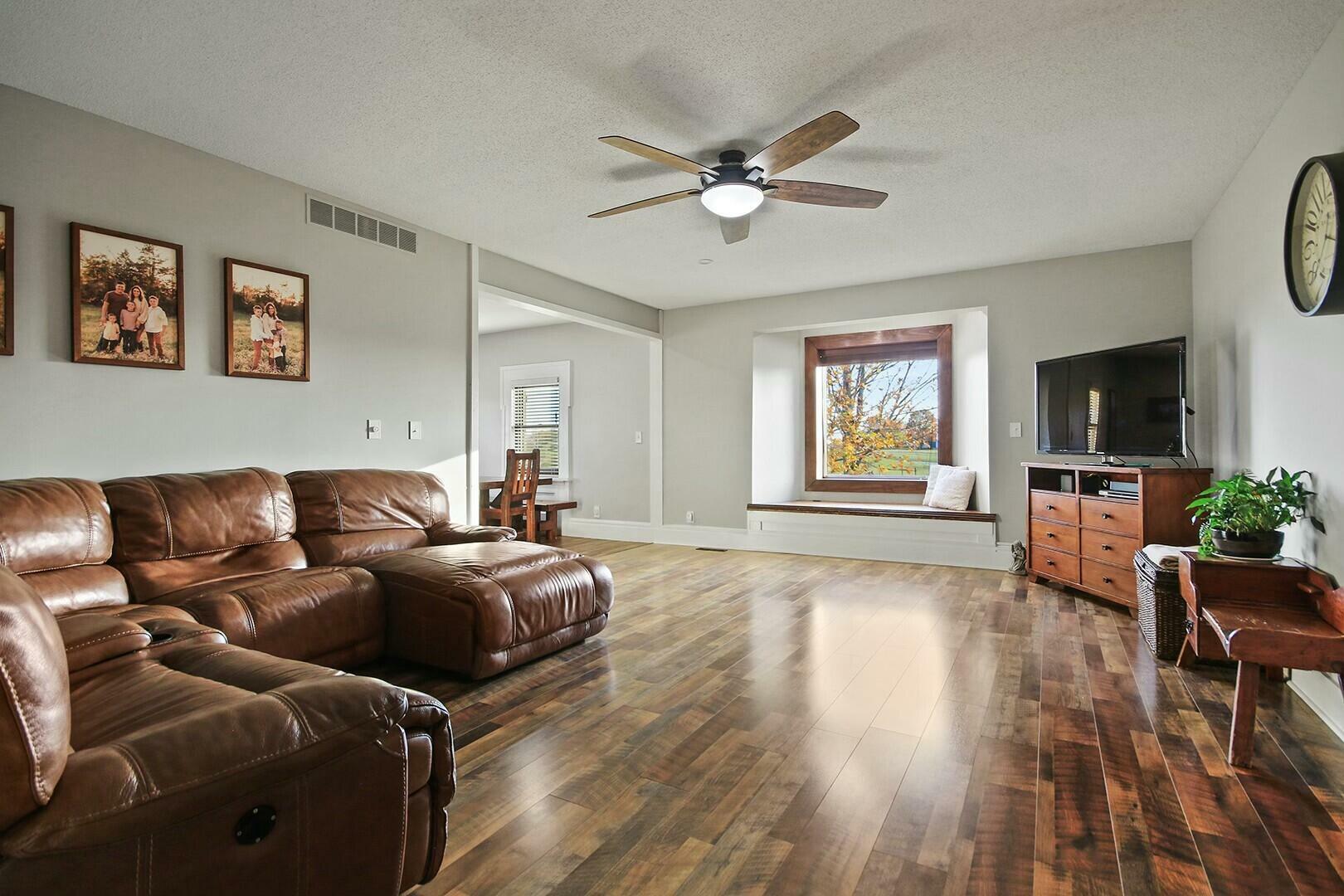 Property Photo: 140 County Road 412 MO 65248