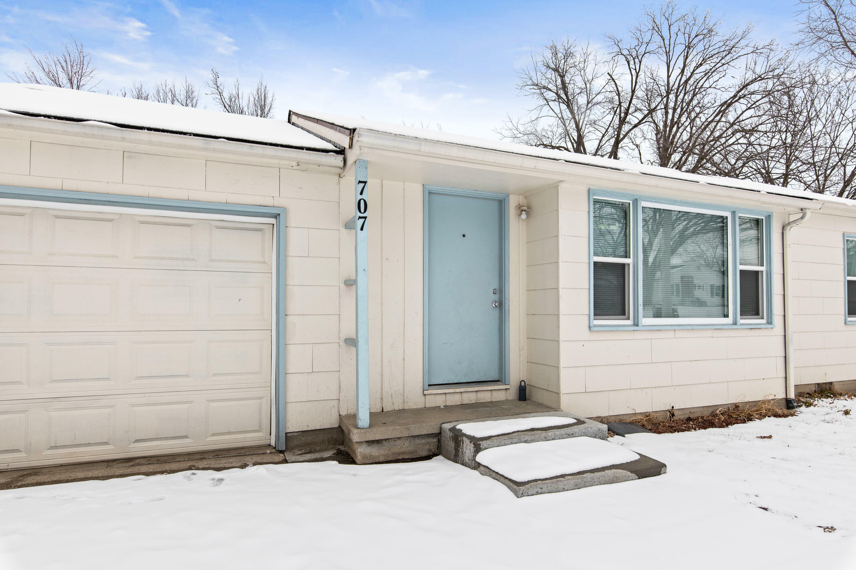 Property Photo:  707 Donnelly Ave  MO 65203 