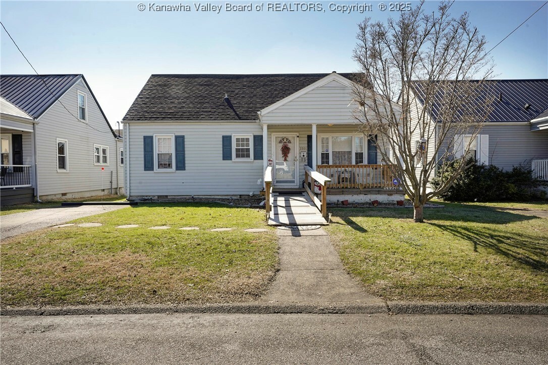 Property Photo:  2309 Cleveland Avenue  WV 25177 