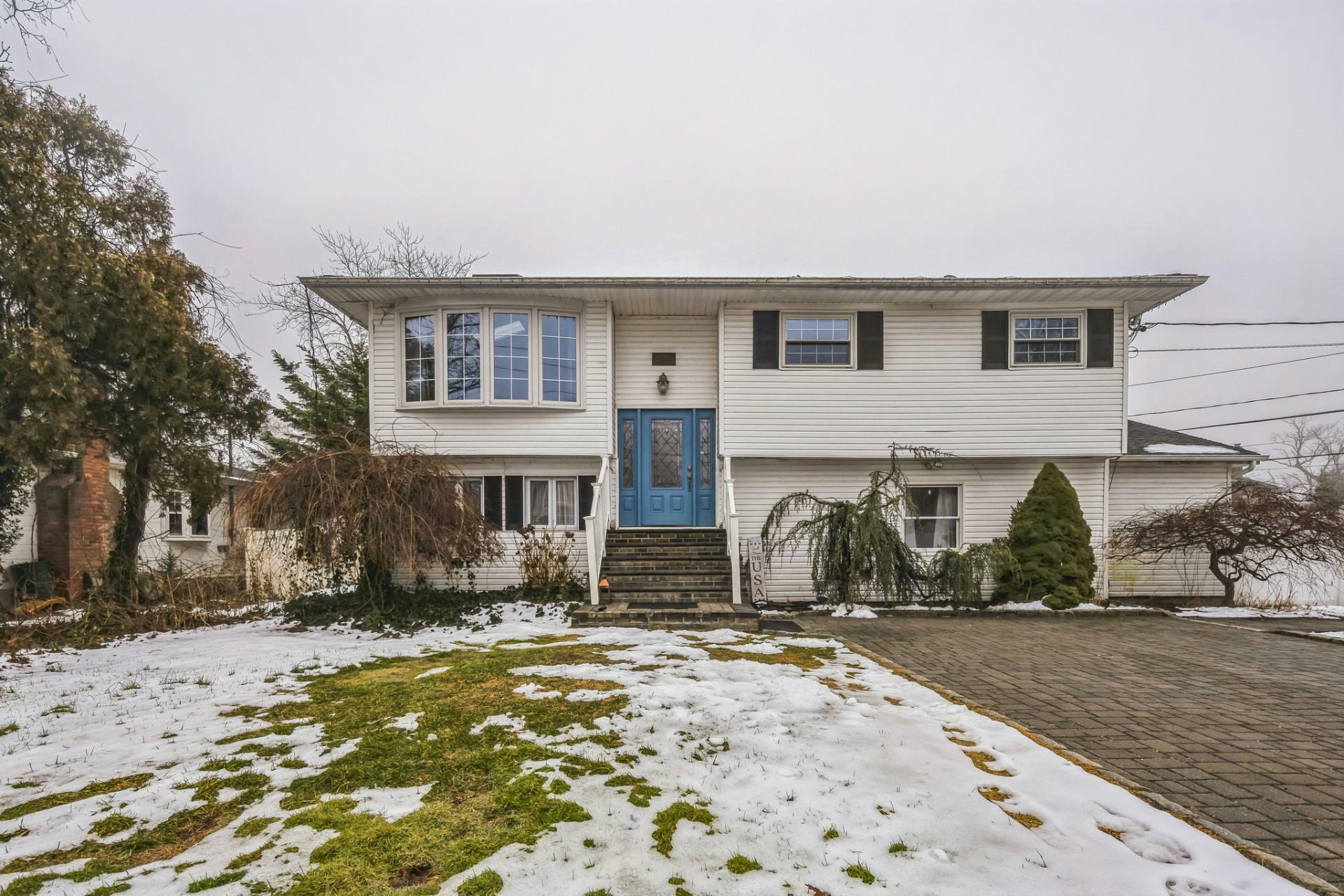 Property Photo:  79 Hollywood Drive  NY 11769 