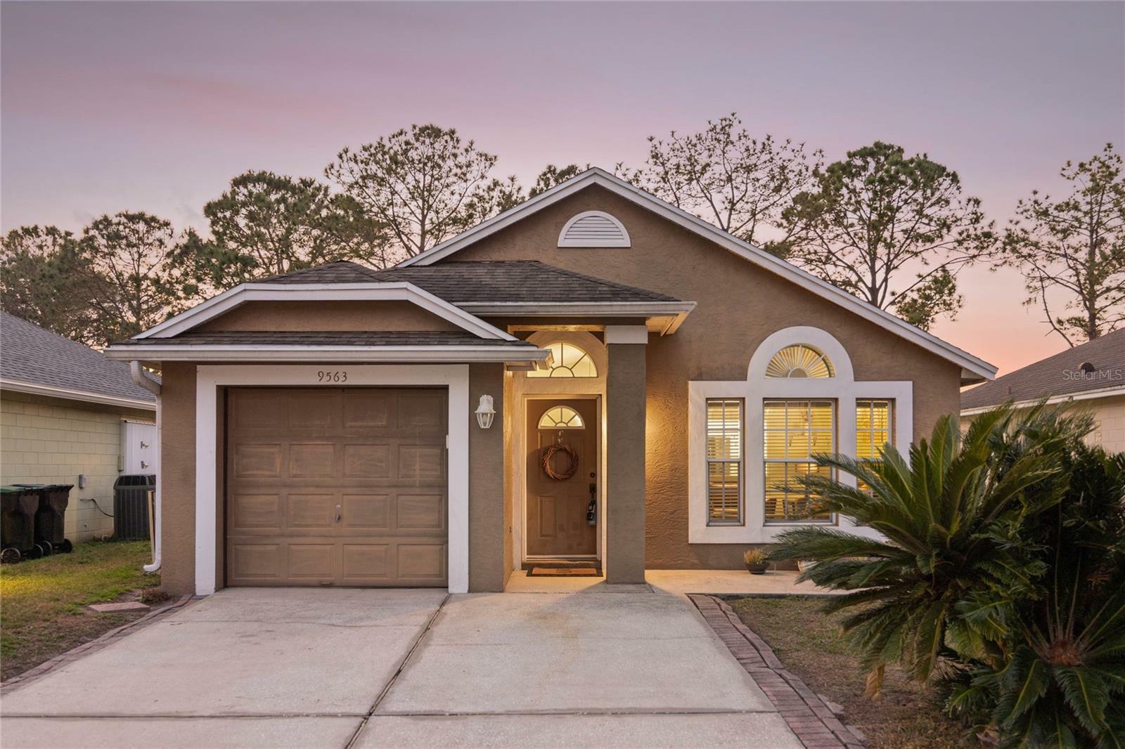 Property Photo: 9563 Chandon Drive FL 32825