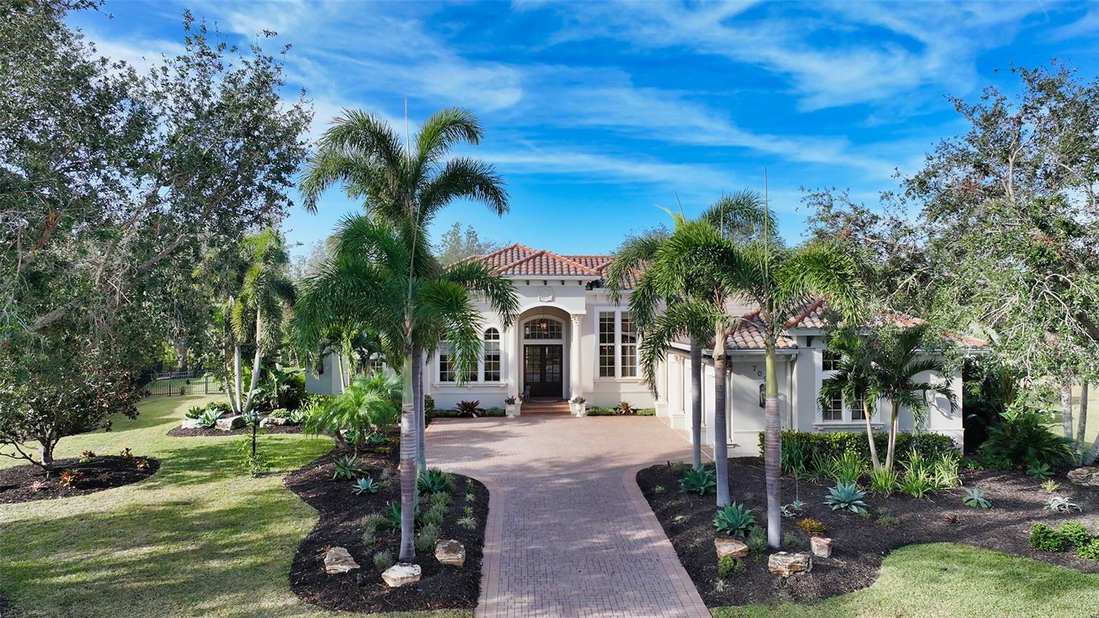 Property Photo:  7028 Lacantera Circle  FL 34202 