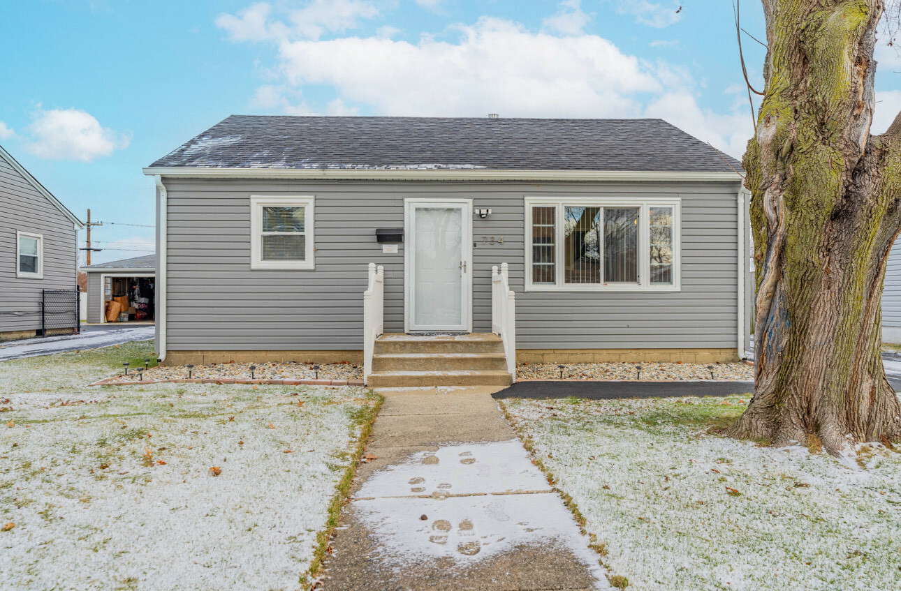 Property Photo:  734 Gates Street  IL 60505 