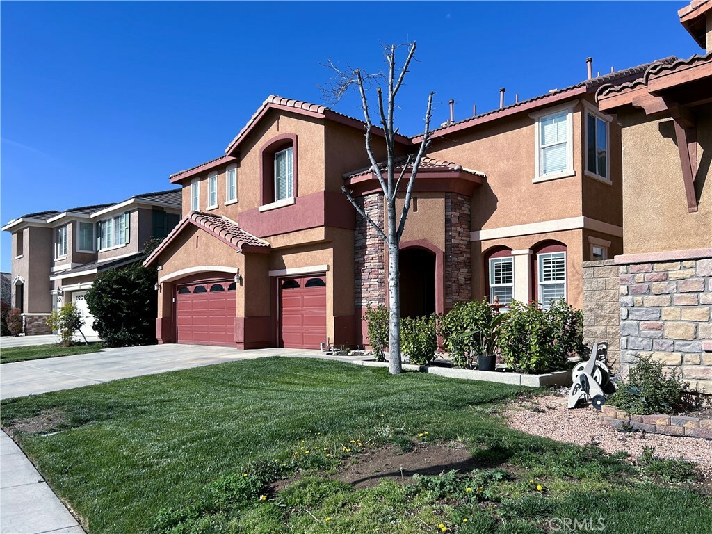 Property Photo:  41022 Sunsprite Street  CA 92532 