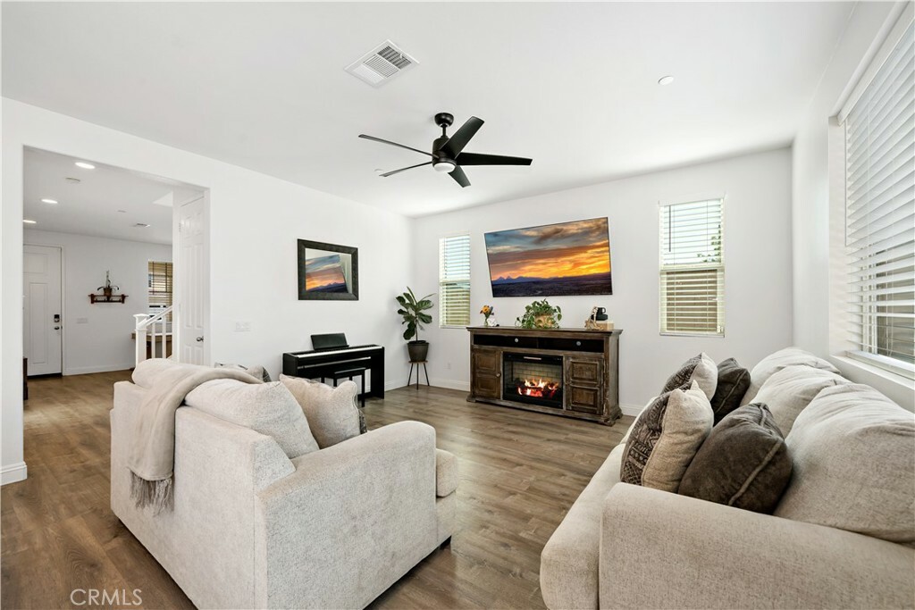 Property Photo:  3089 Eveningcloud Street  CA 92543 