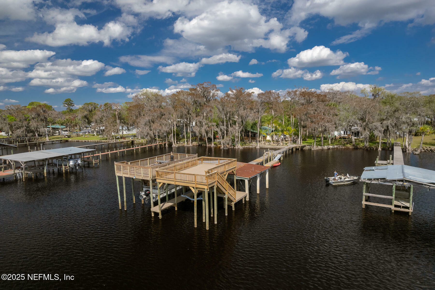 Property Photo: 198 Palm Drive FL 32139