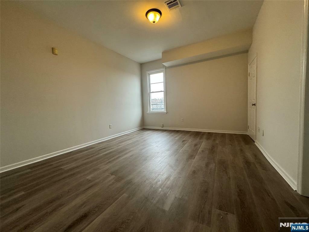 Property Photo:  40 Washington Avenue 3B  NJ 07109 