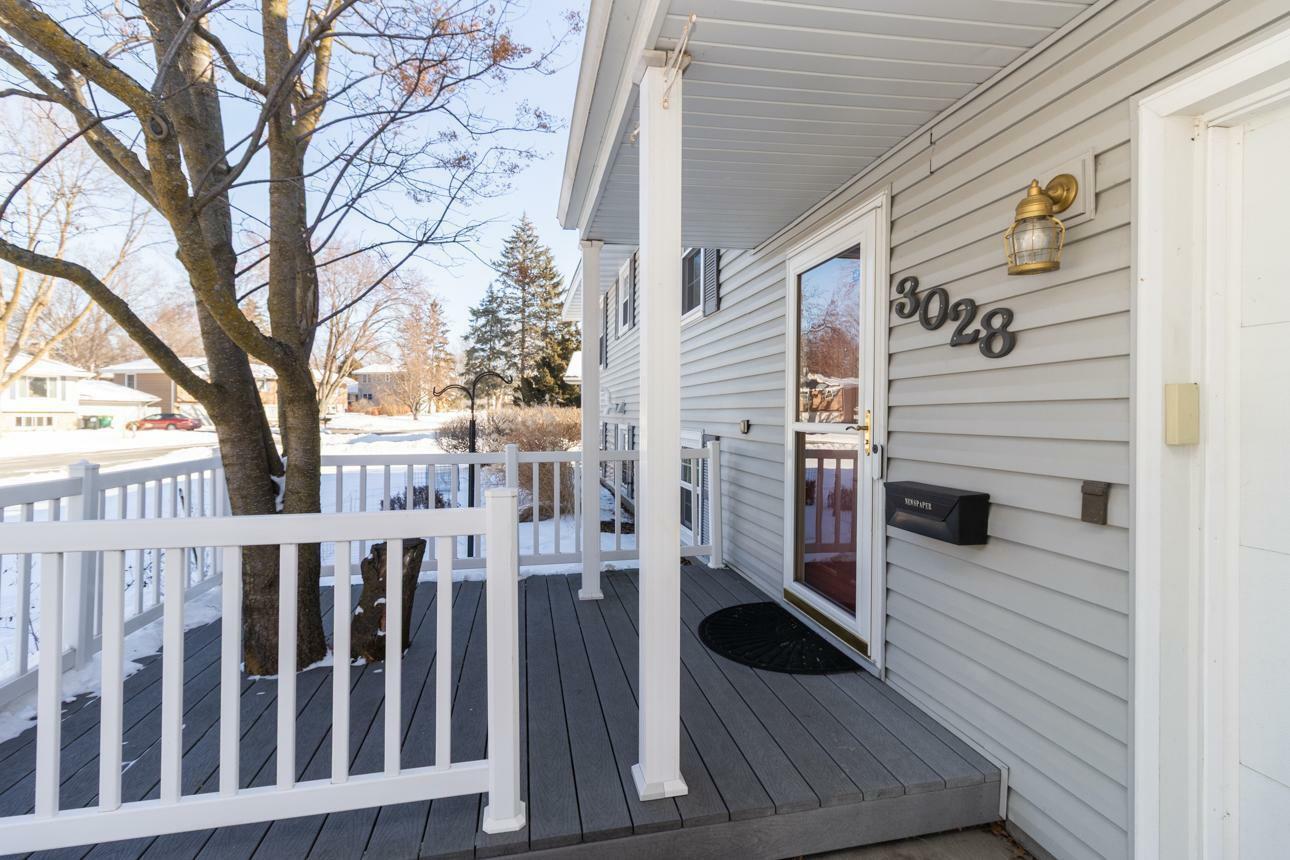 Property Photo:  3028 Flag Avenue N  MN 55427 