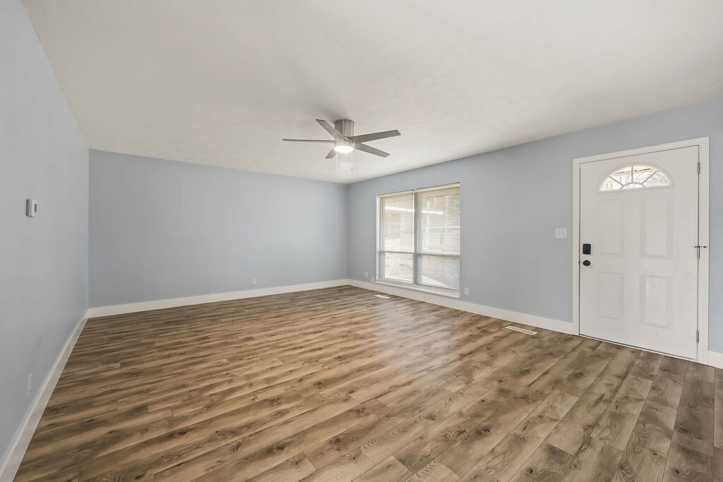 Property Photo: 410 S West End Street AR 72764