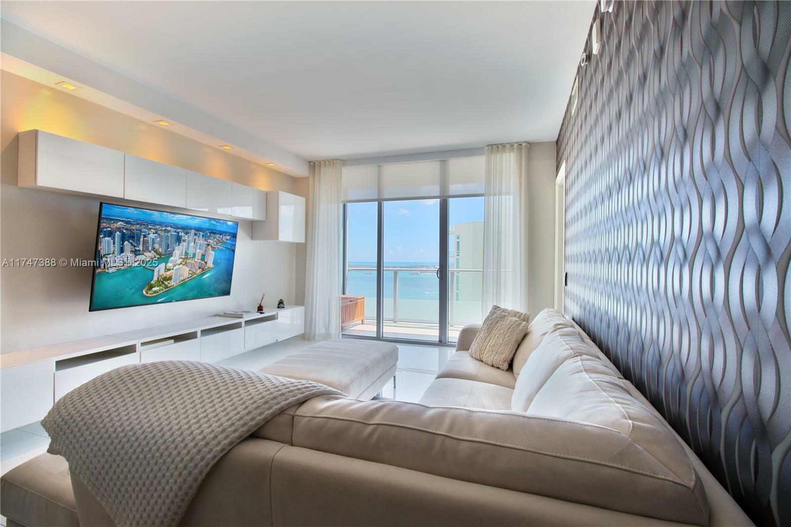 Property Photo:  1300 Brickell Bay Dr 2604  FL 33131 