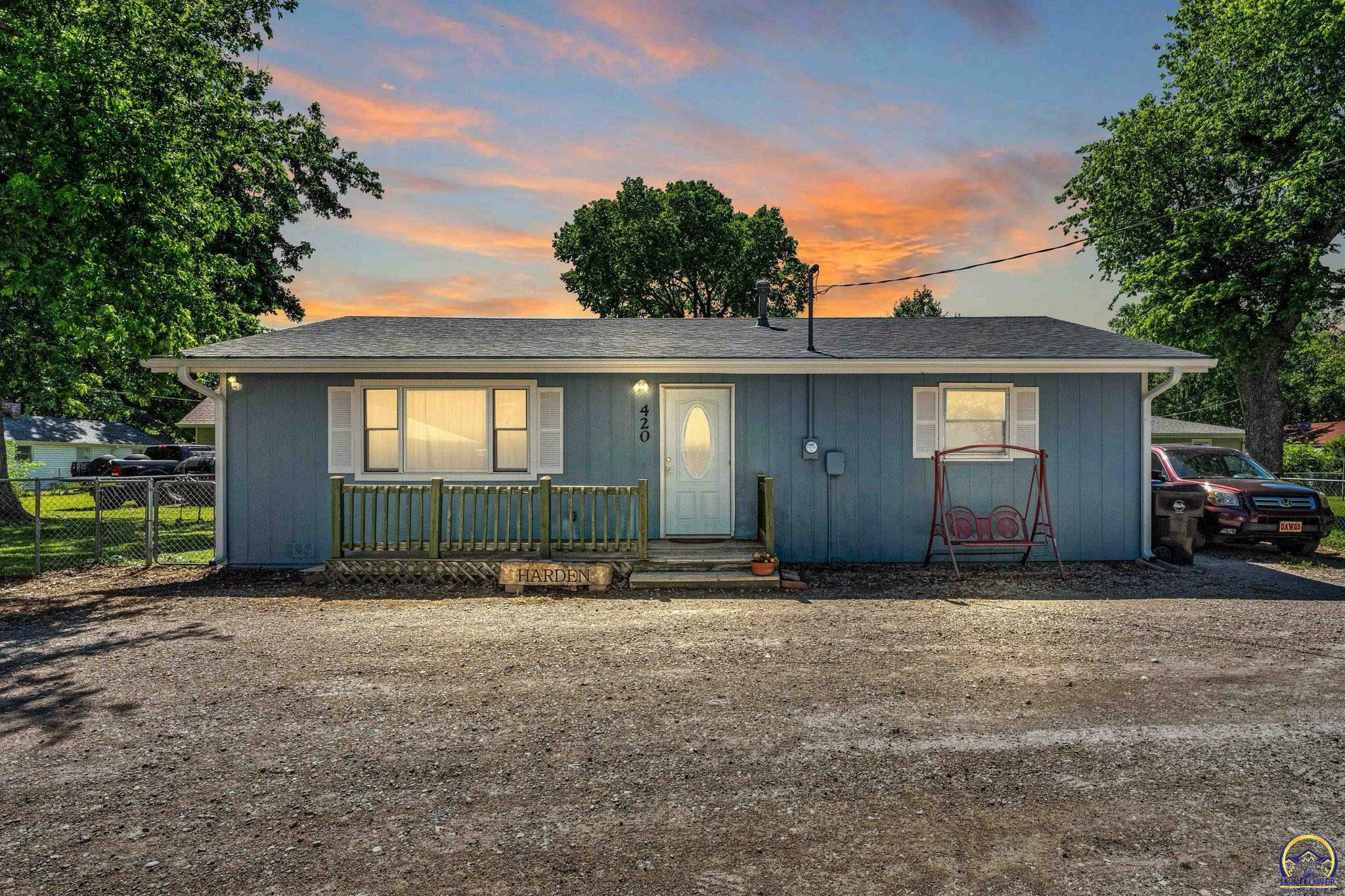 Property Photo:  420 Orange St  KS 66533 