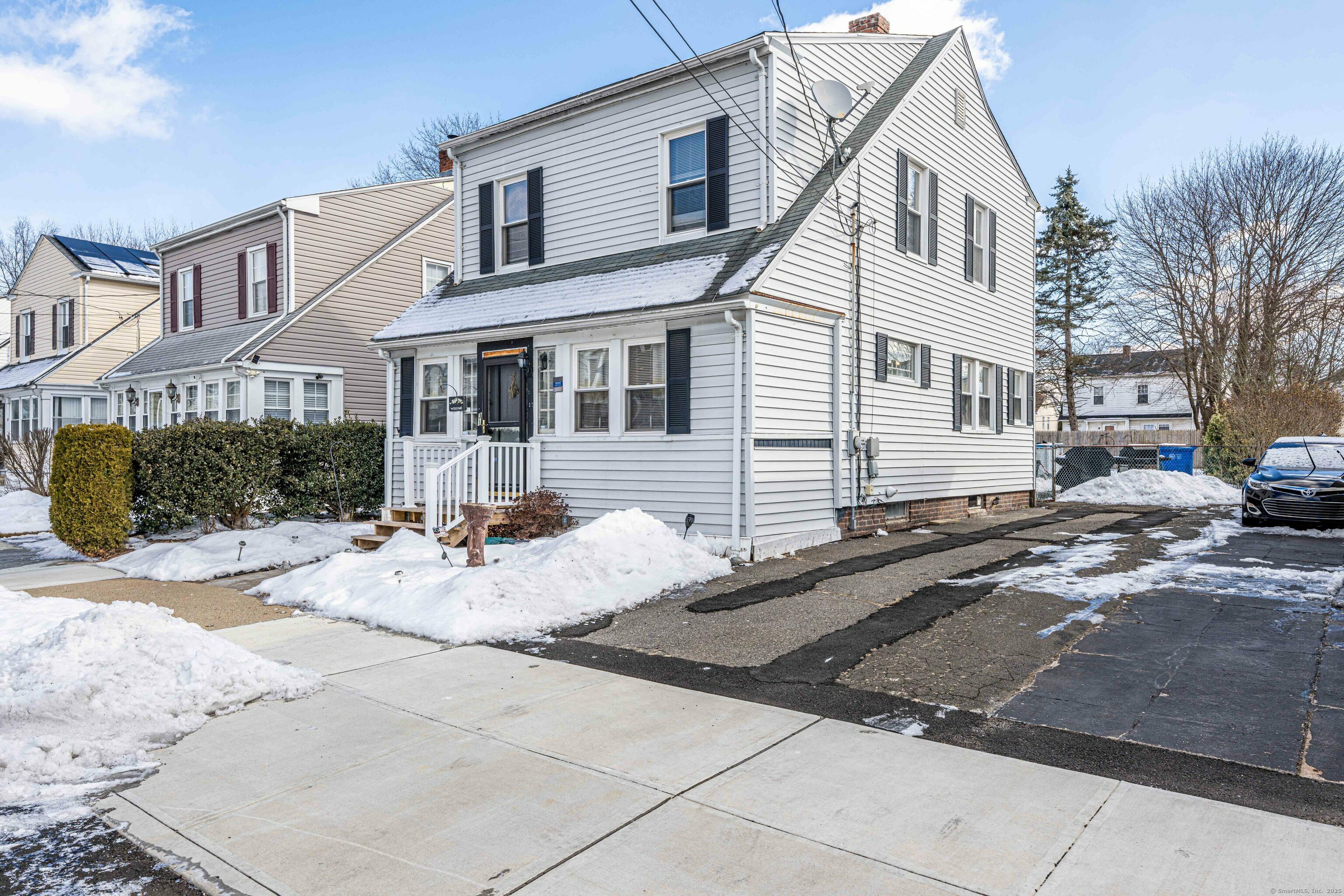 Property Photo:  31 Glemby Street  CT 06514 