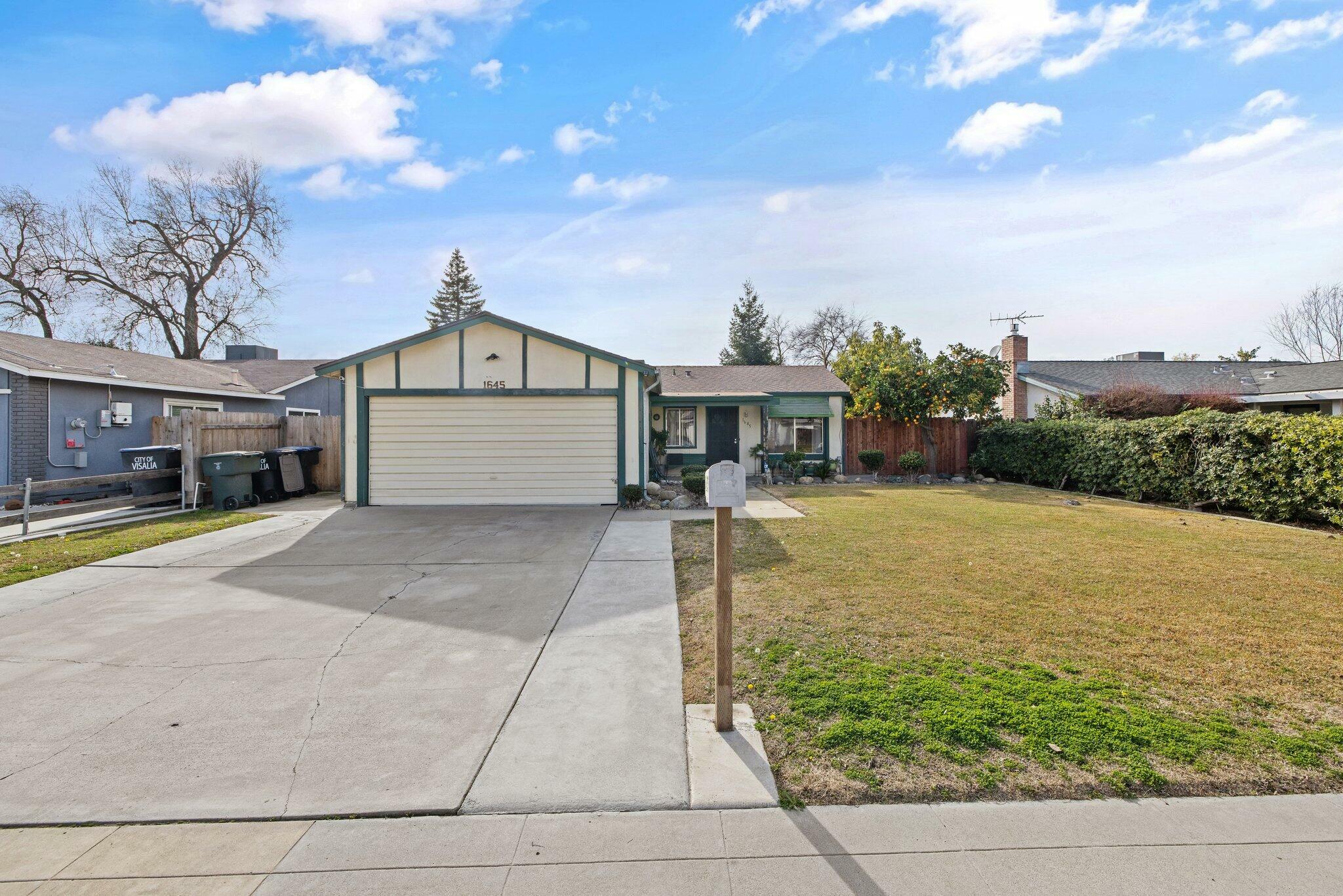 Property Photo:  1645 S Crenshaw Street  CA 93277 