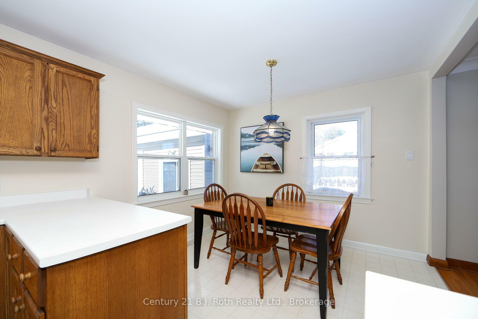 Photo de la propriété:  983 Clarence Street  ON P1B 3W1 