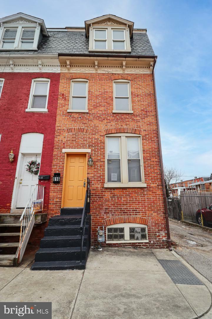 Property Photo:  816 S Beaver Street  PA 17403 