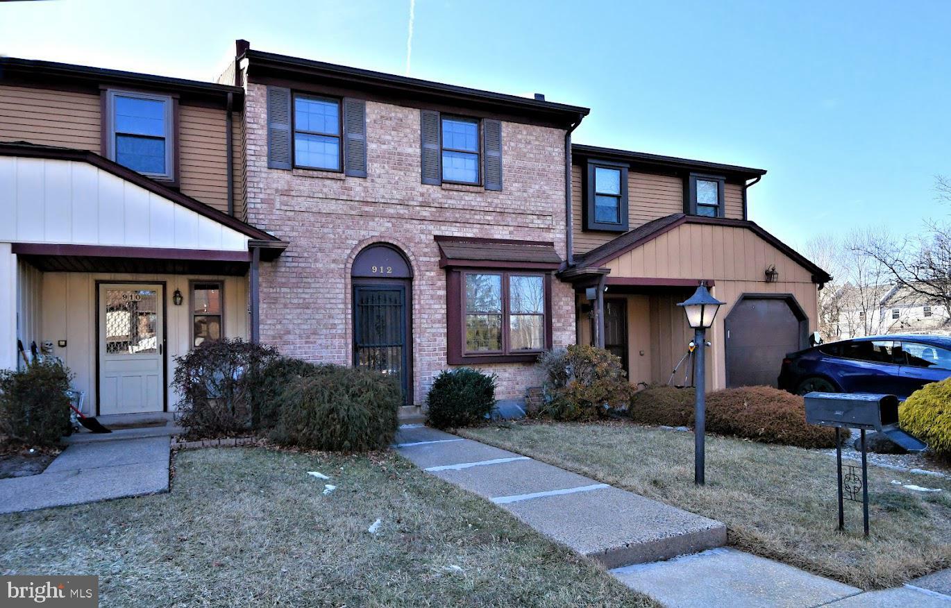 Property Photo:  912 Clover Place  PA 18974 