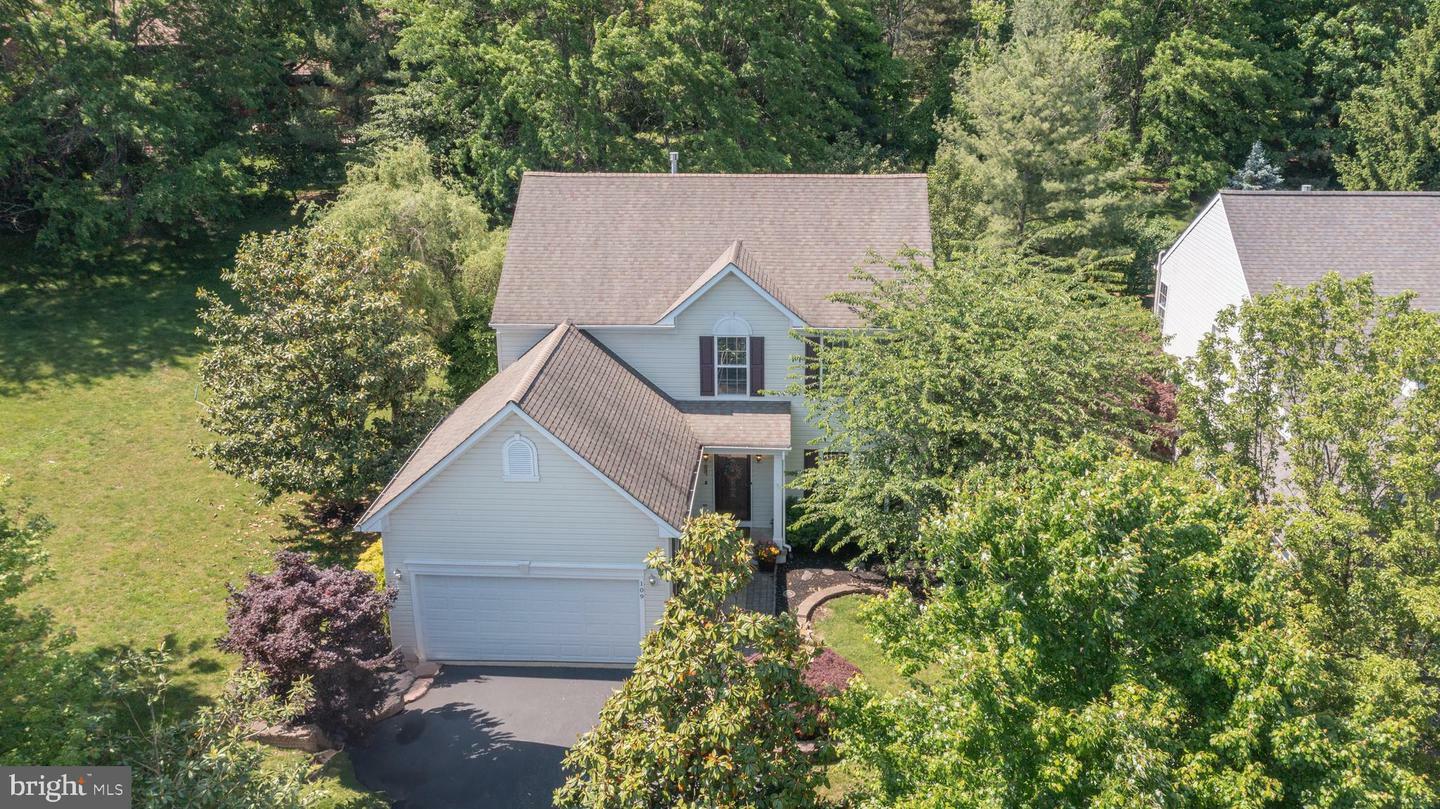 Property Photo:  109 Lakeview Drive  PA 18938 