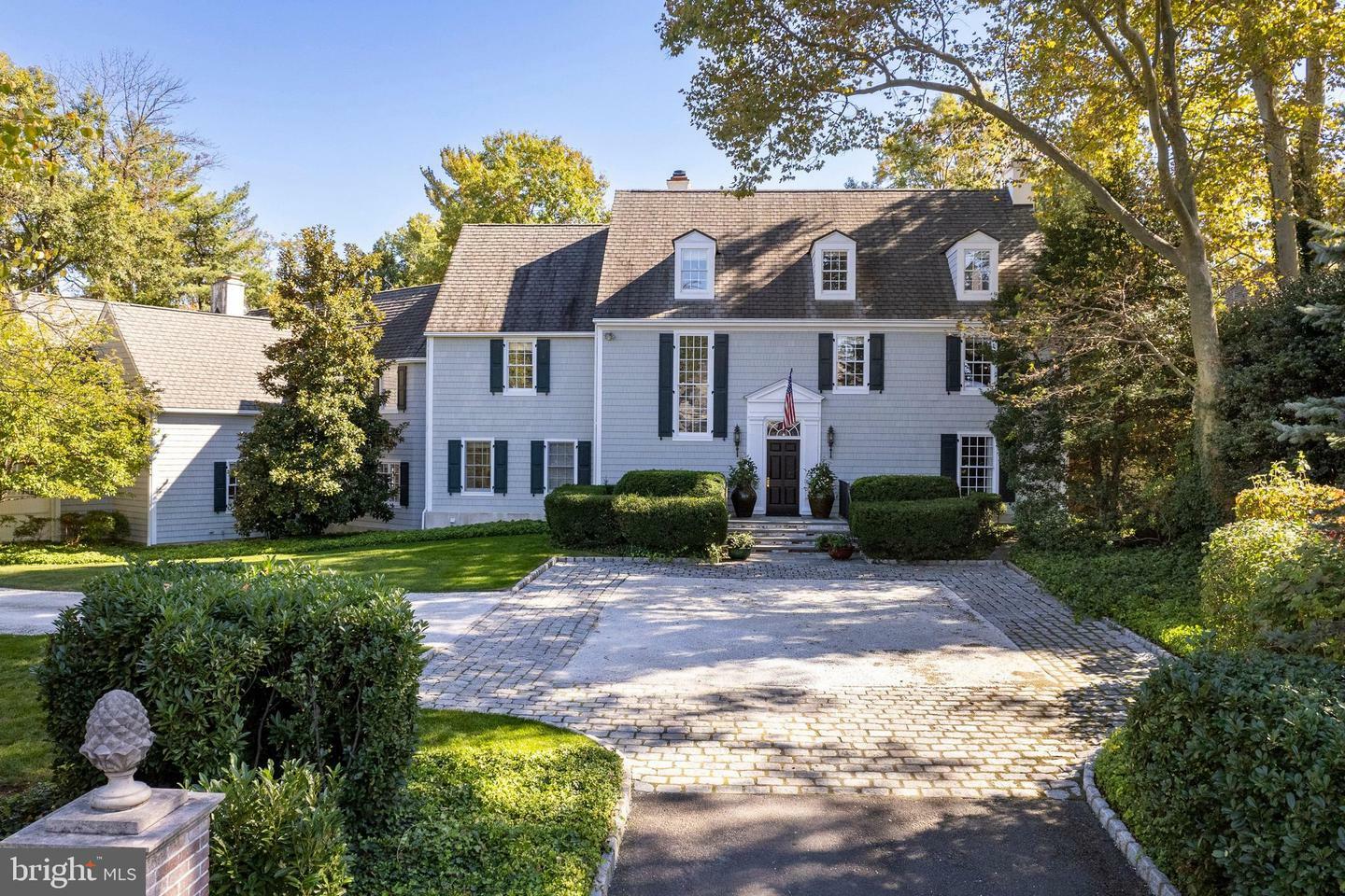 Property Photo:  70 Cleveland Lane  NJ 08540 