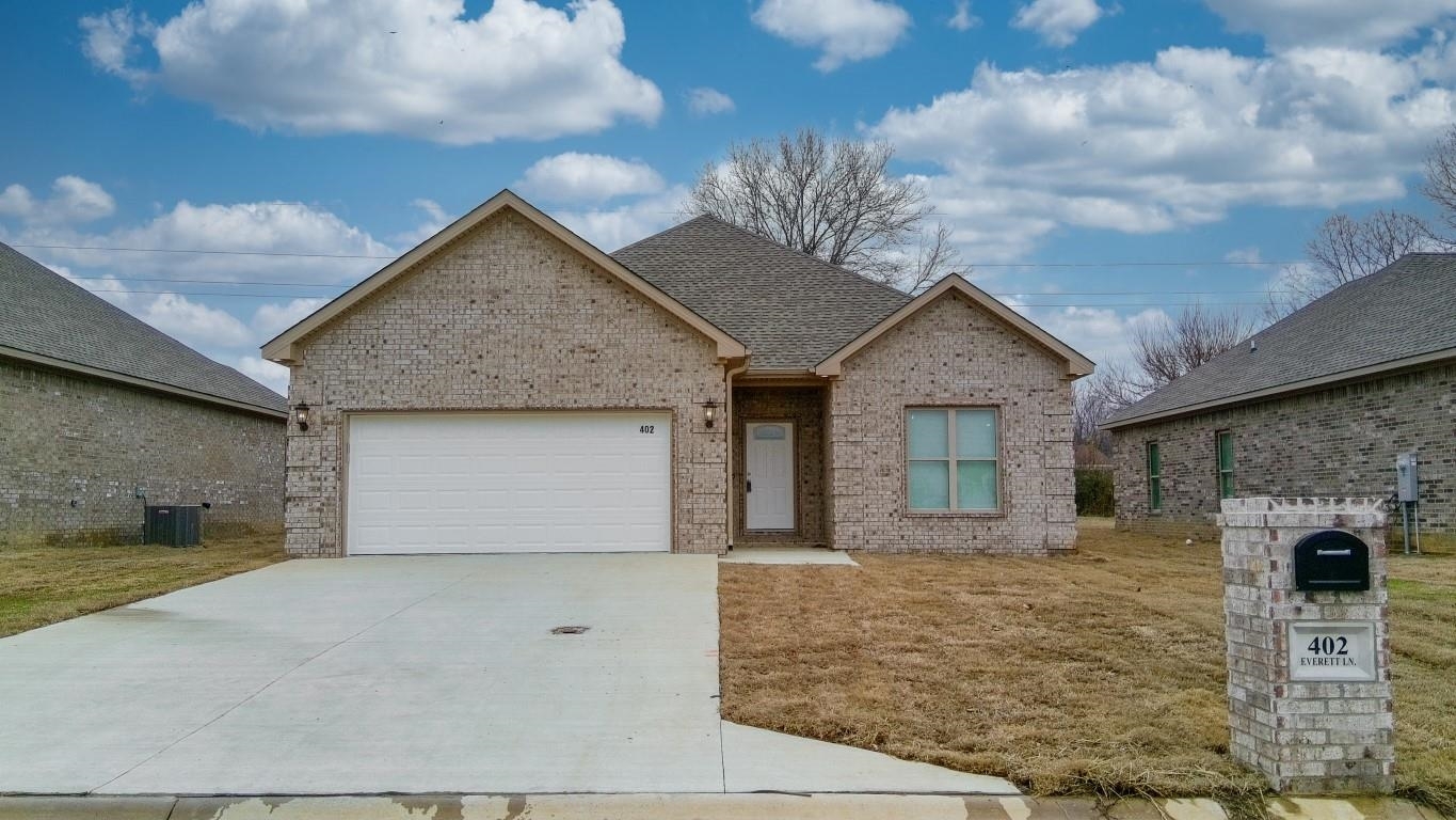 Property Photo: 402 Everett Lane AR 72401