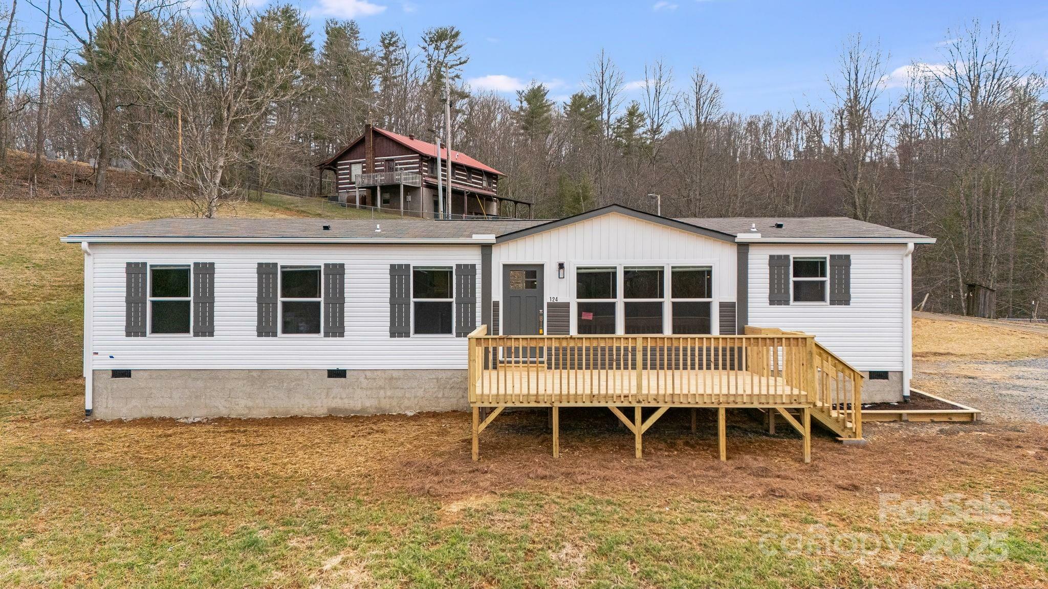 Property Photo:  96 Sandons Trail  NC 28753 