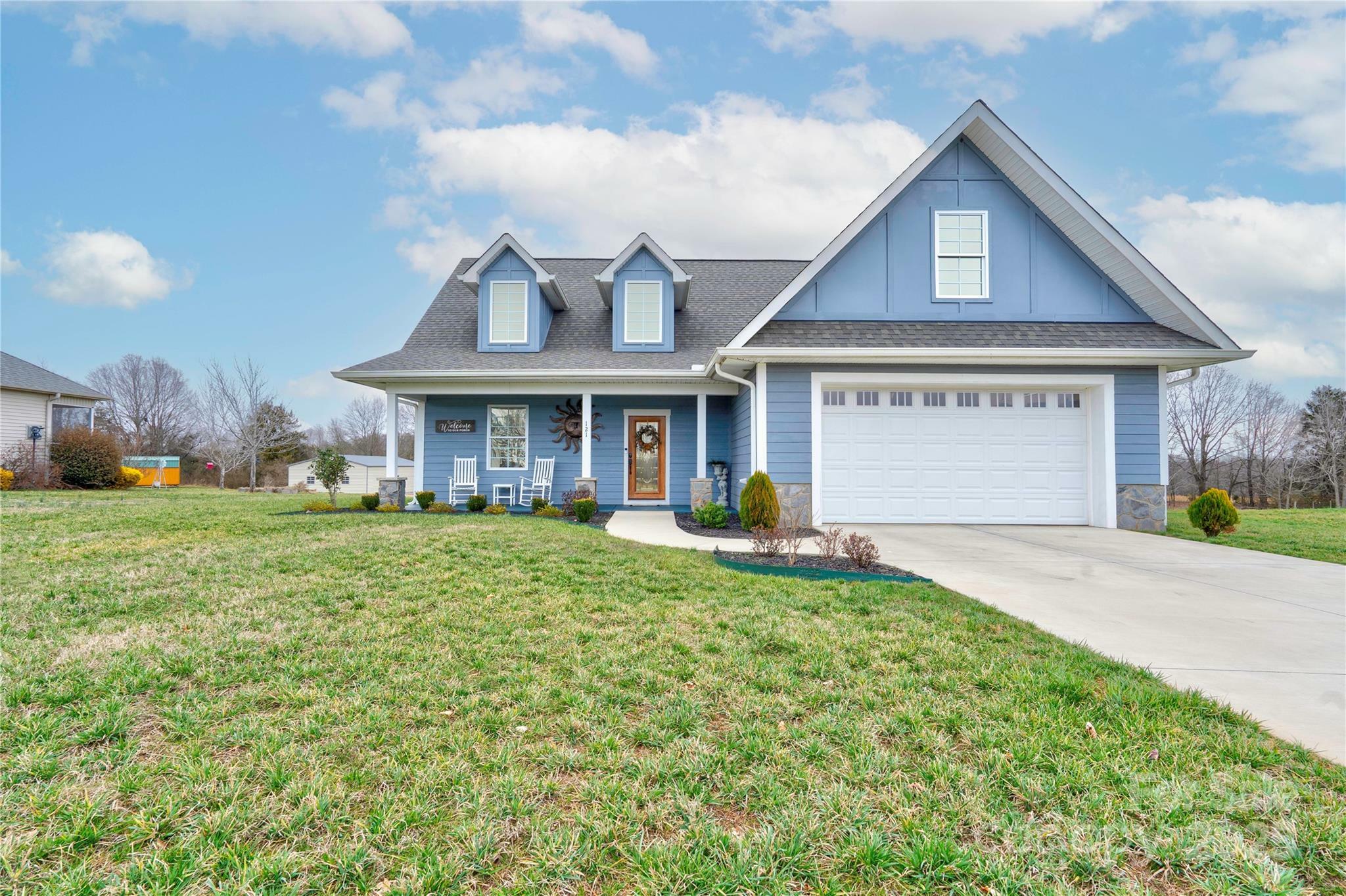 Property Photo: 121 Stone Crest Road NC 28152