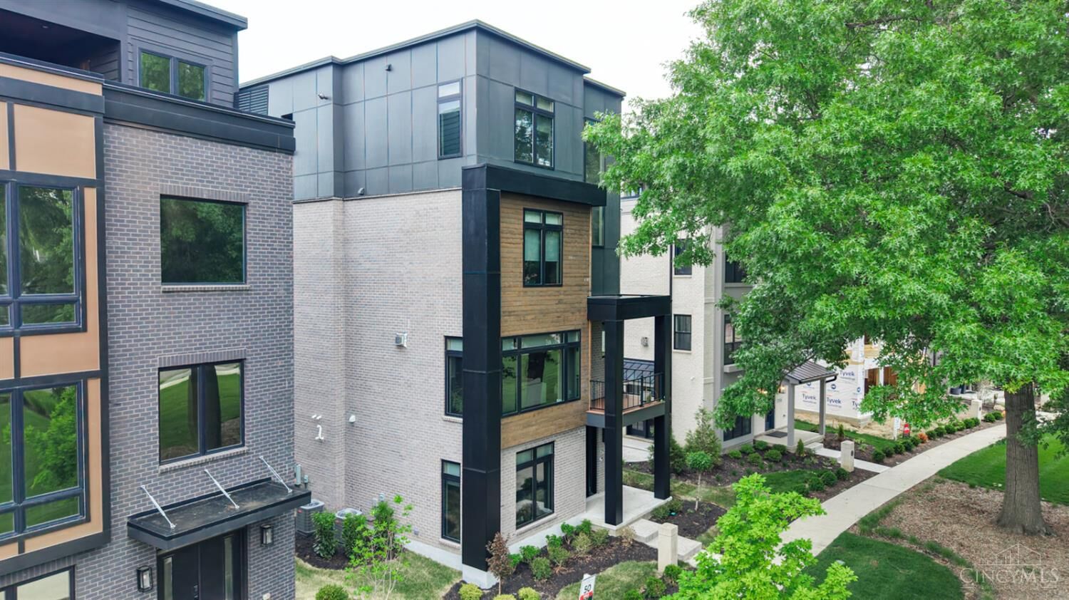 Property Photo:  2932 Robertson Avenue  OH 45209 