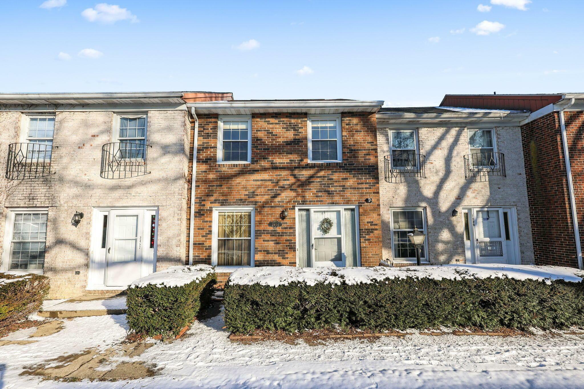 Property Photo: 2454 Hardesty S Drive OH 43204