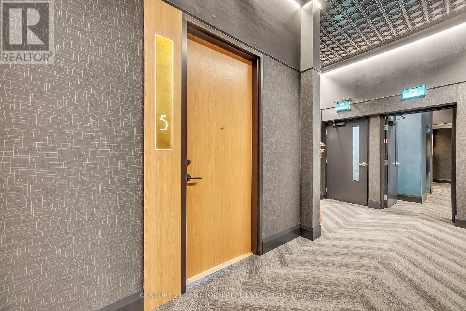 Property Photo:  38 Front Street Unit # 5  ON K8N 4N2