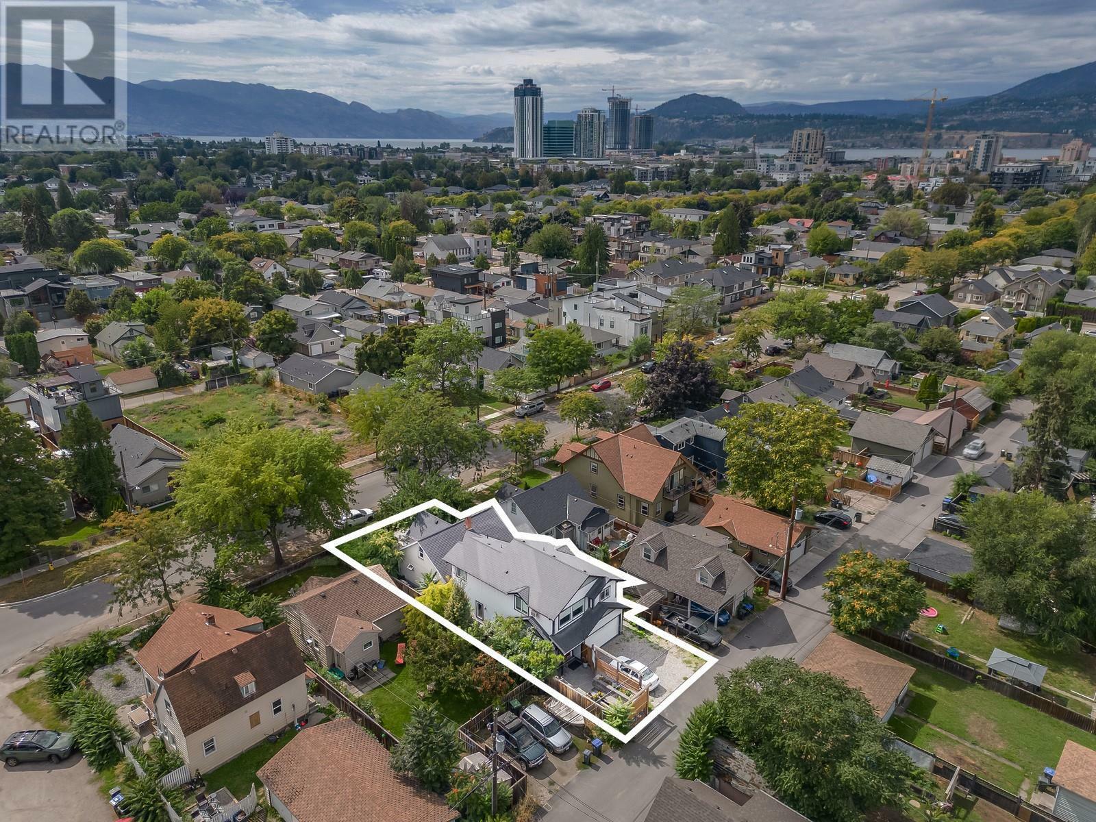 Property Photo:  980 Coronation Avenue  BC V1Y 7A5 