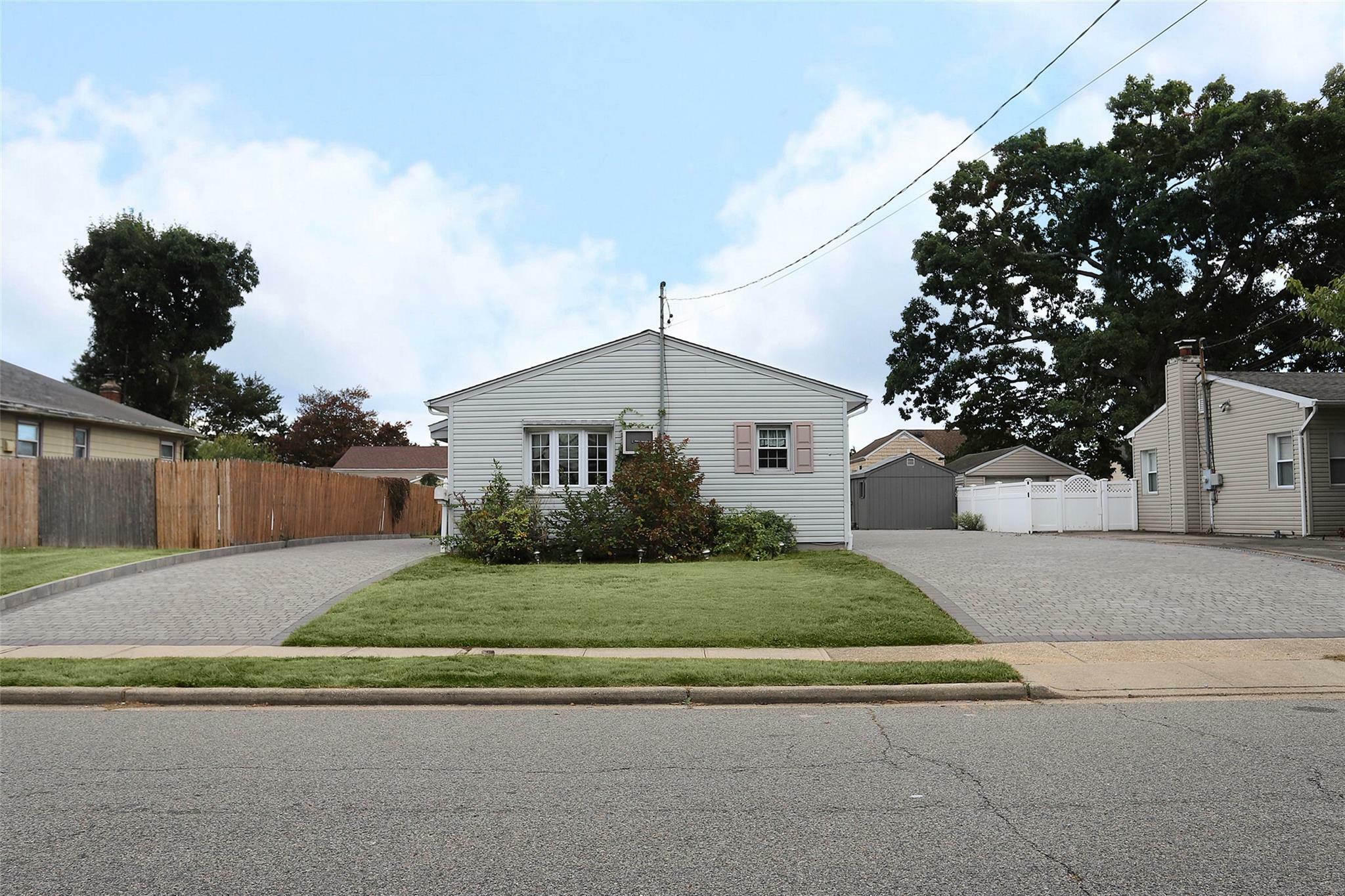 Property Photo: 75 Park Lane NY 11758