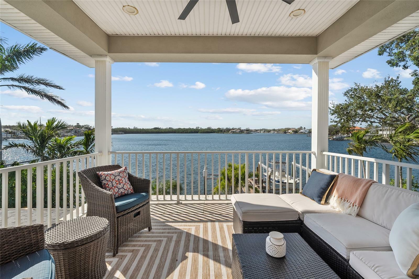 Property Photo: 1100 Cordova Boulevard NE FL 33704