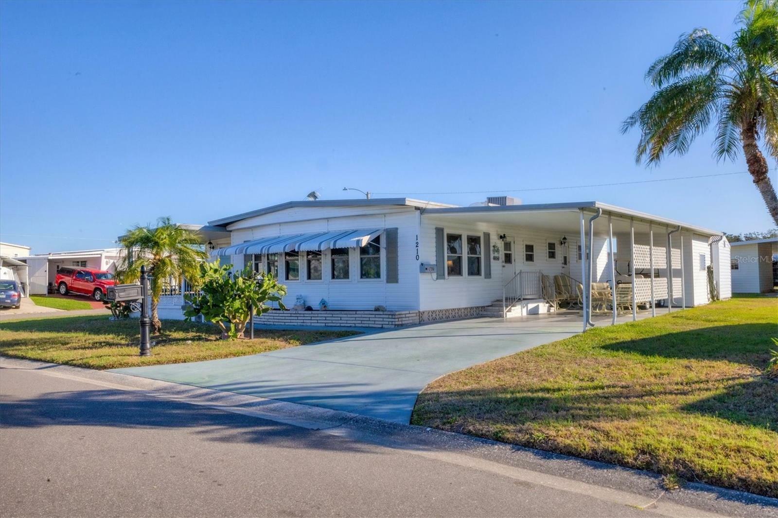 Property Photo:  1210 44th Avenue Drive E  FL 34222 