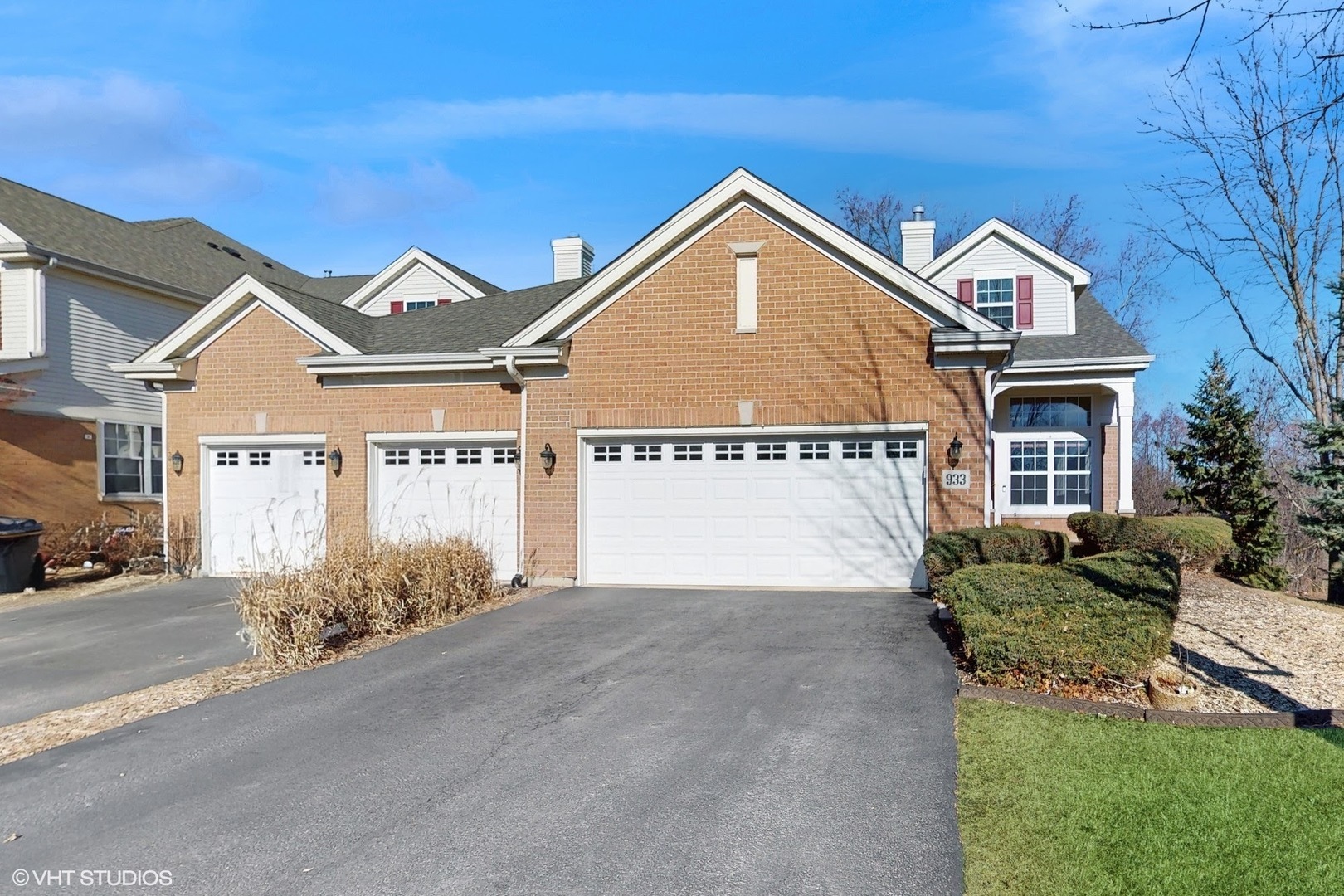 Property Photo: 933 Winners Cup Court IL 60565