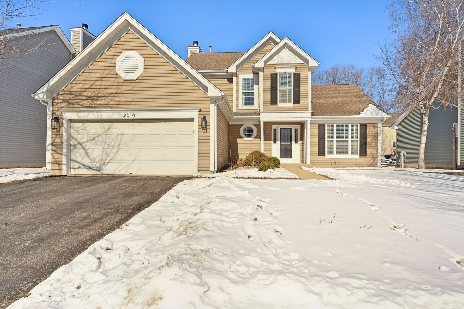 Property Photo: 2010 Pointe Boulevard IL 60504