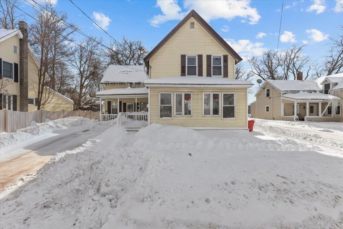 Property Photo: 22 Lower Welden Street VT 05478