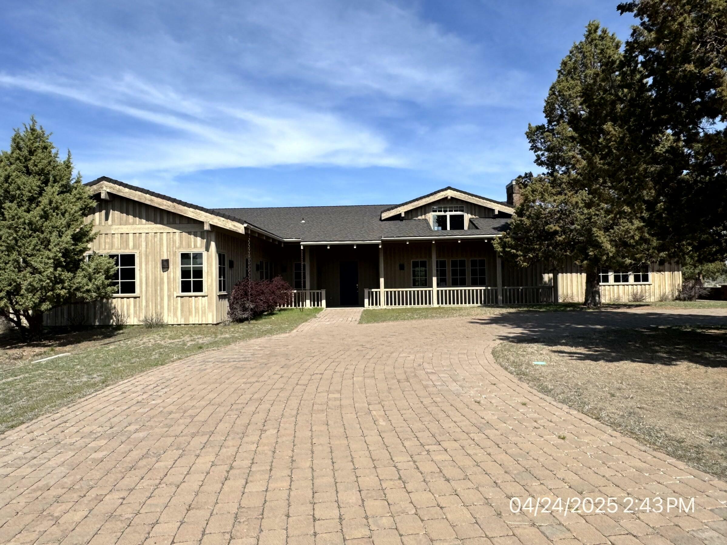 Property Photo: 7915 NW Grubstake Way OR 97756