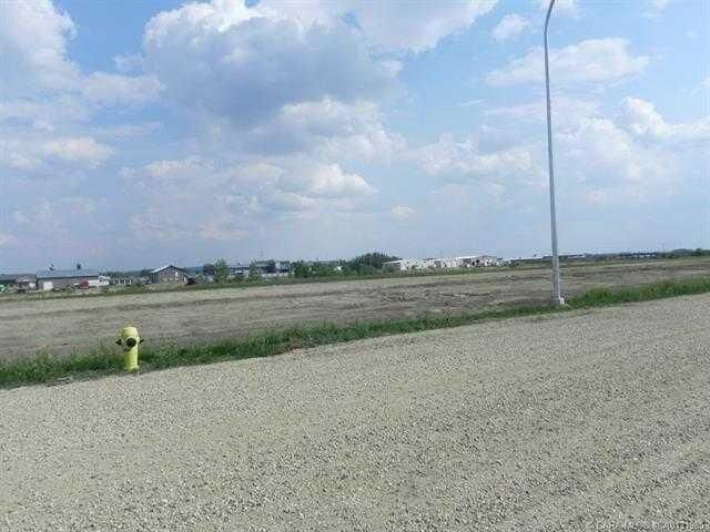 Property Photo: 5400 Len Thompson Drive AB T4L 2H3