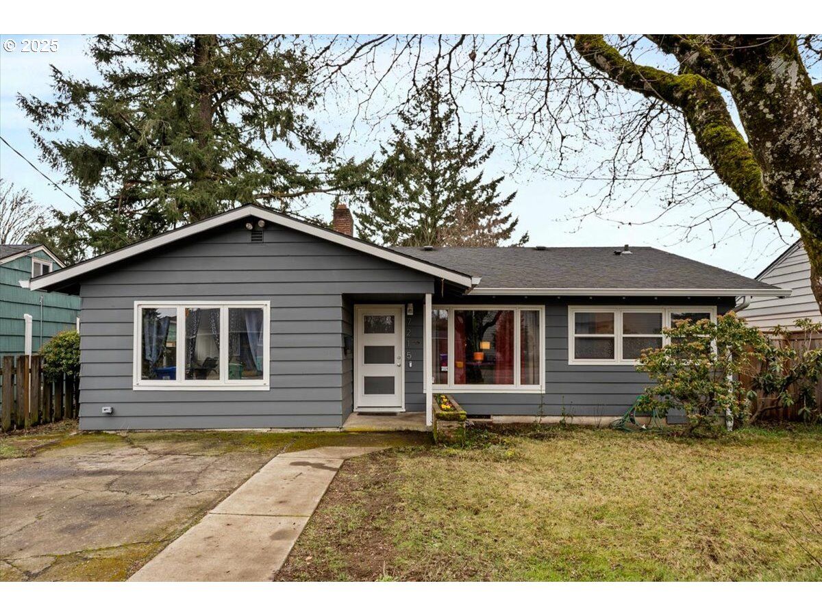 Property Photo: 7215 SE 68th Ave OR 97206