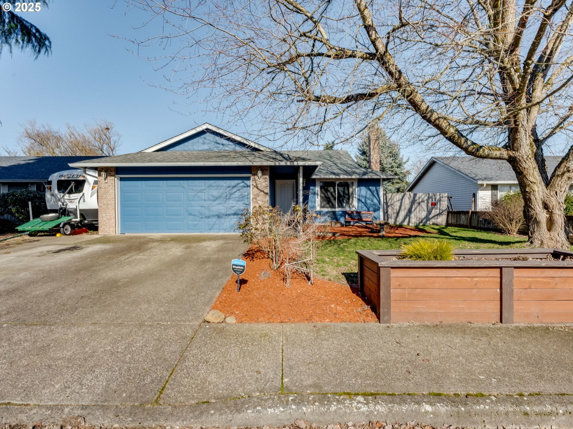 Property Photo:  15912 NE 1st Cir  WA 98684 