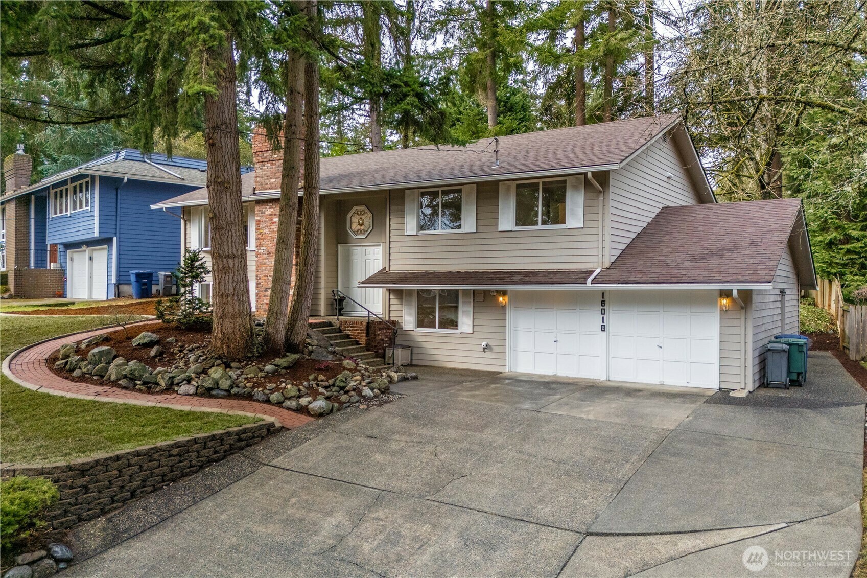 Property Photo:  16018 SE 31st Street  WA 98008 