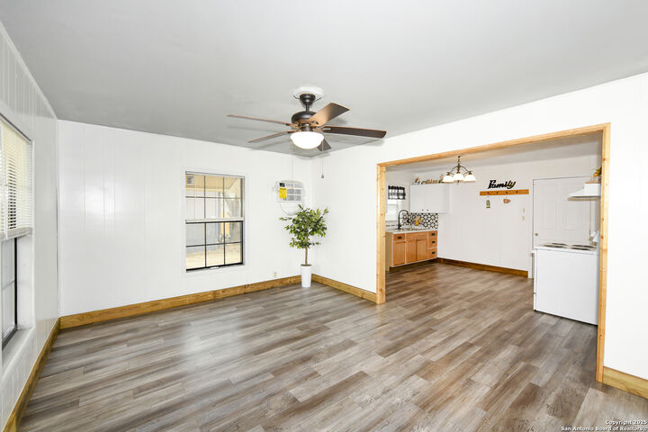 Property Photo:  429 Palo Alto  TX 78073 