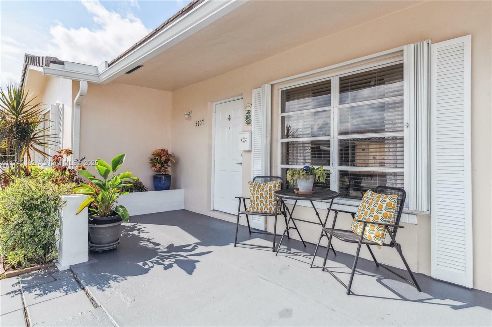 Property Photo:  5707 NW 85th Ave  FL 33321 