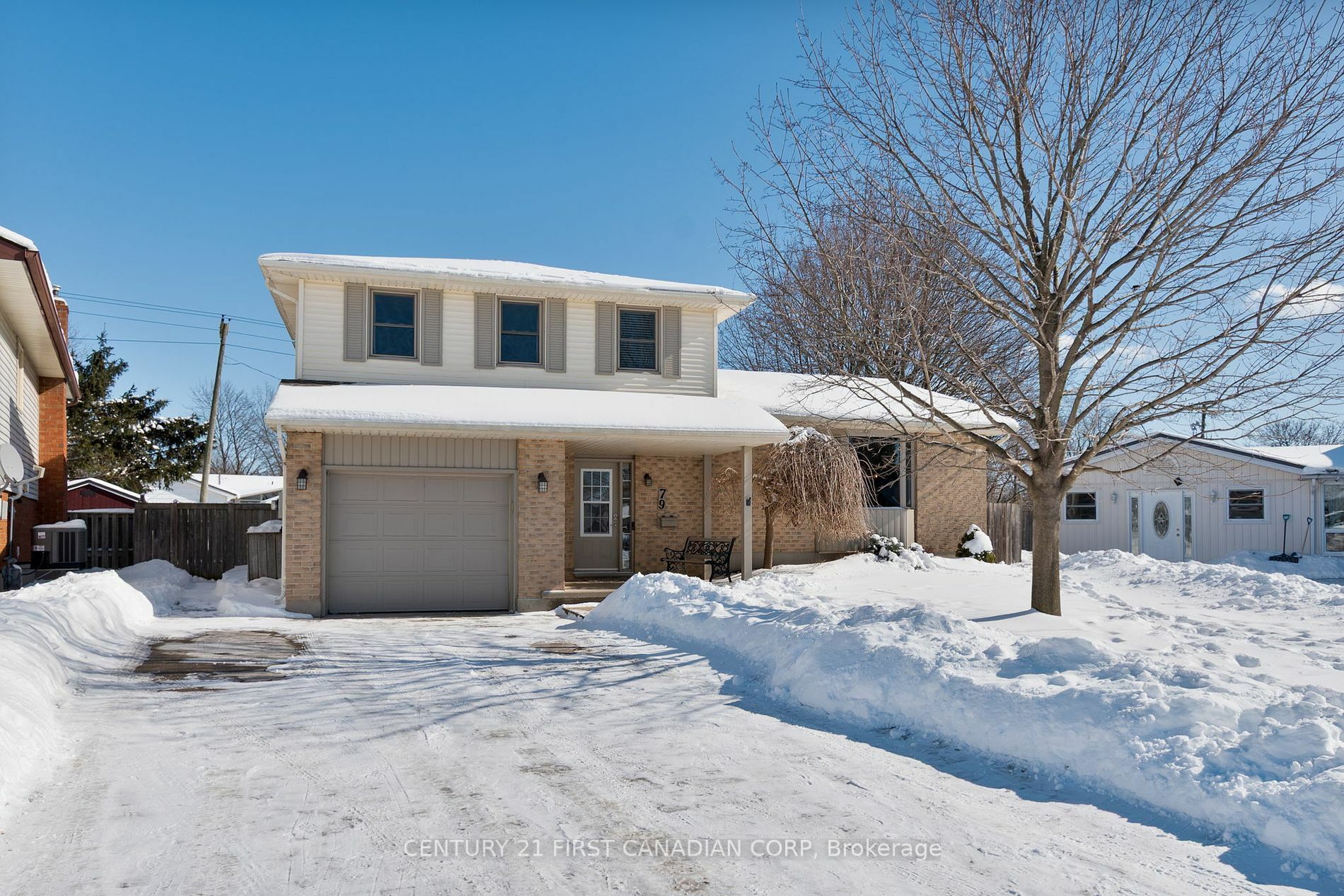 Property Photo:  79 Dufferin St  ON N5H 2L9 