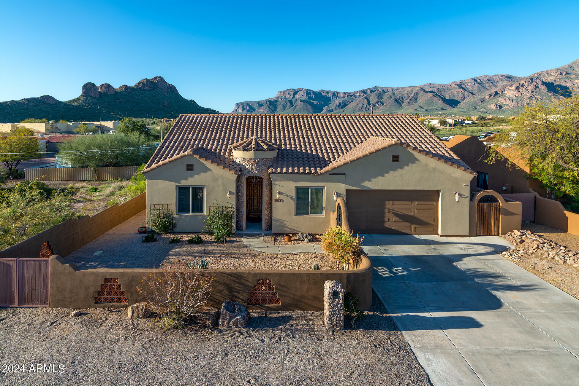 Property Photo: 10142 E La Palma Avenue AZ 85118