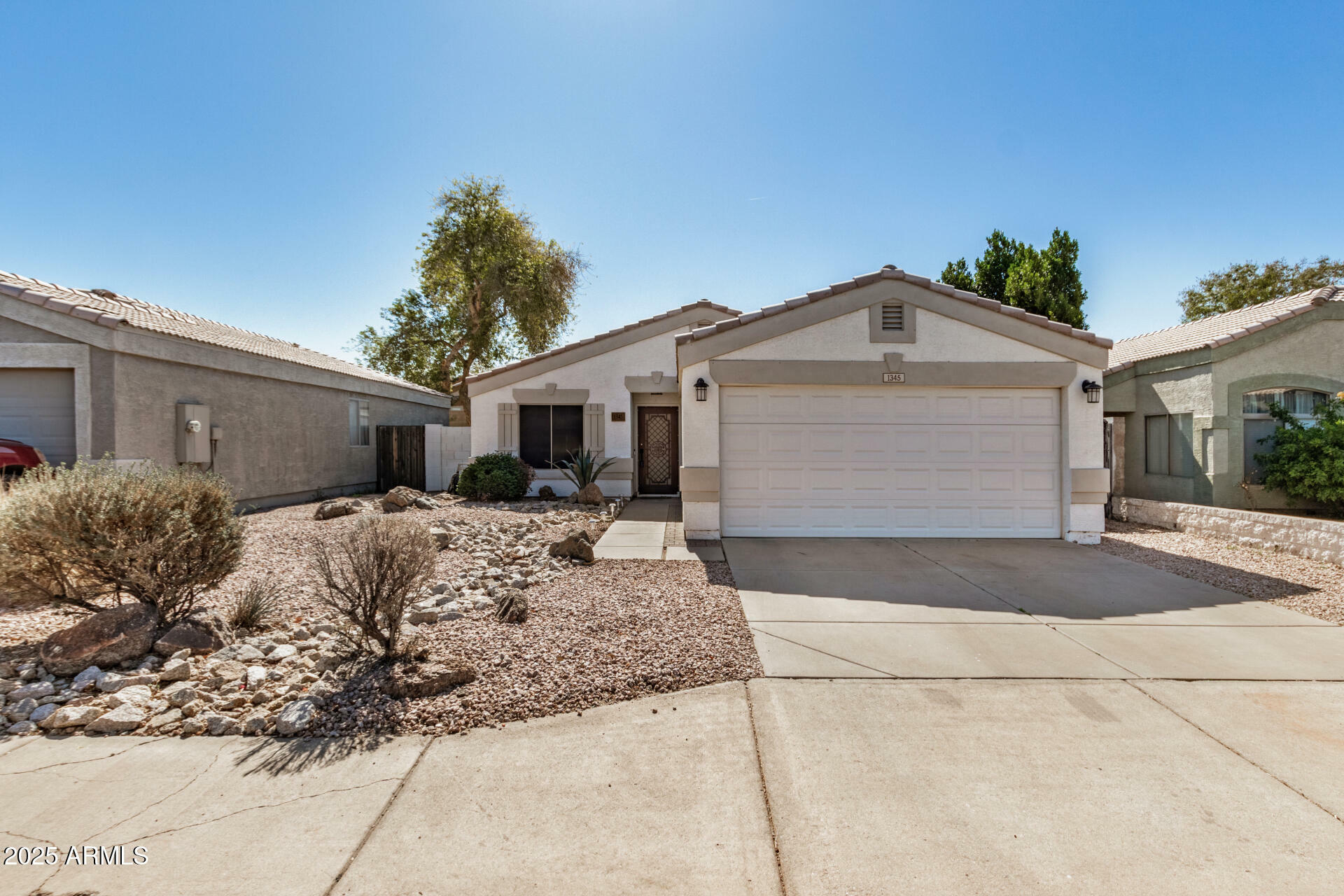 Property Photo:  1345 W Diamond Avenue  AZ 85120 