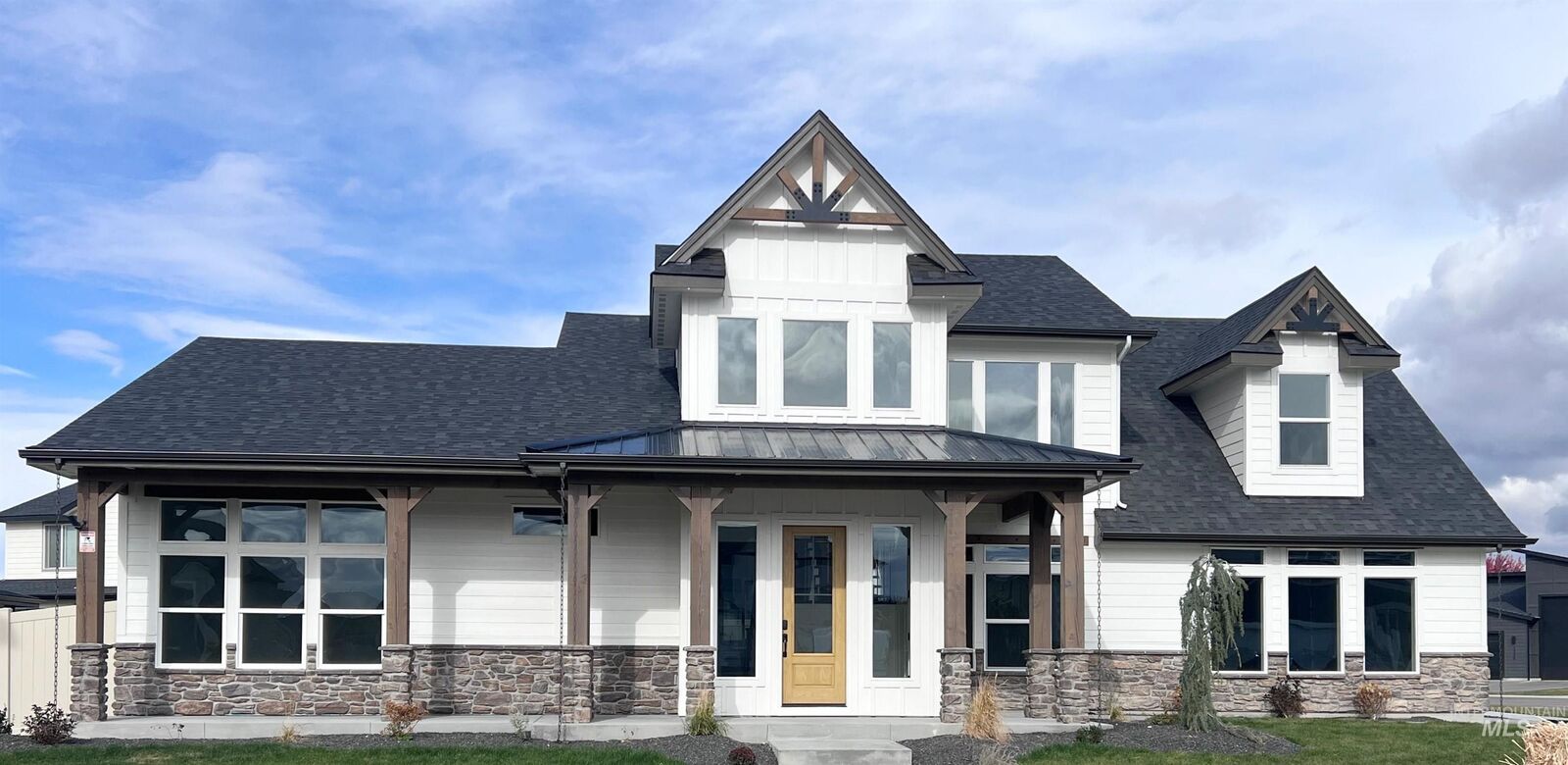 Property Photo:  1400 W Caravan St  ID 83634 