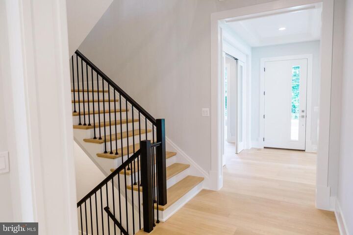 Property Photo:  6615 Locust Way  VA 22003 