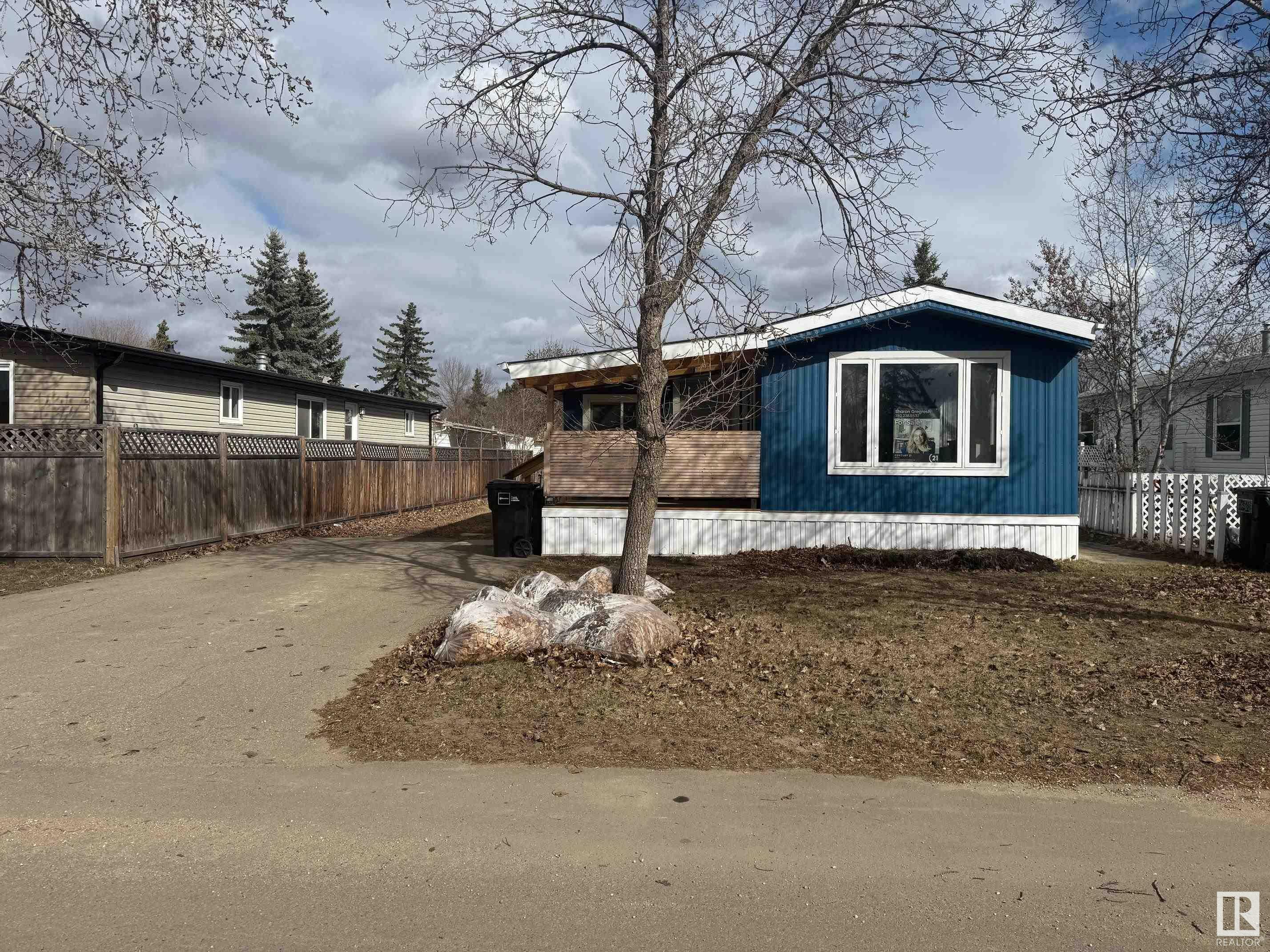 68 The Parkway NW  Edmonton AB T6P 1G2 photo